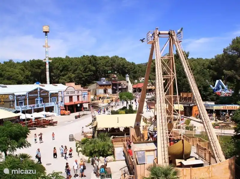 OK Corral ist eine wilde Westen Themenpark, wo die Gäste einen Tag mit den Kindern zurück gehen kann. Nur 25-30 min vom Haus entfernt Sinn Wille