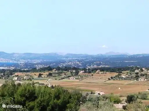 Hier können Sie den Abend mit einem Glas Wein in der Hand die Sonne gehen .....

Spezielle Preise für Frühjahr / Herbst!
In dem milden Klima des Mittelmeers, wenn alles in voller Blüte, und die Luft ist so schön und klar.
