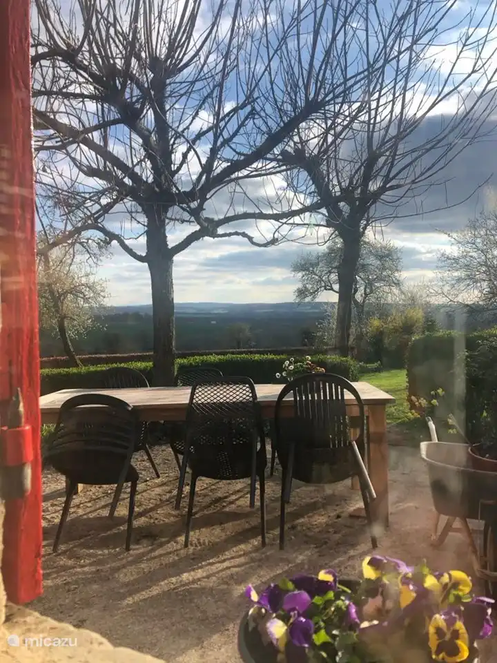 The spacious garden table where you can enjoy breakfast, lunch, dinner or just hang out.