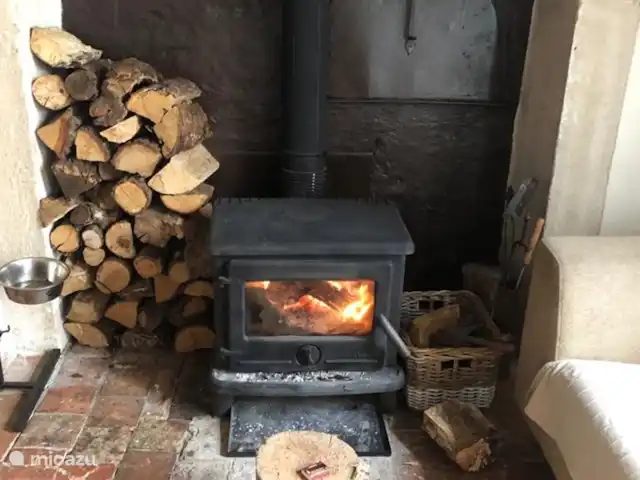 Location de Vacances France, Loire, Sancerre, gîte / cottage - Les Jours Heureux près de Sancerre/Loire Un des deux foyers au bois qui chauffent la maison l'hiver.