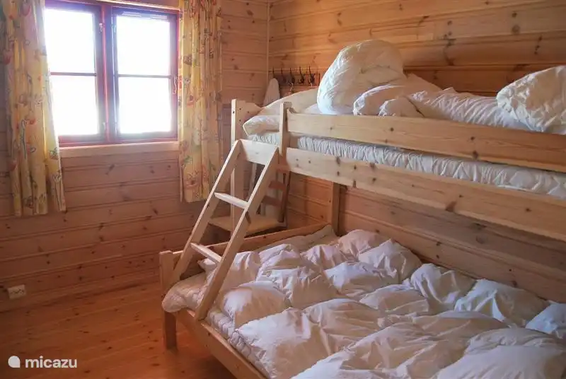 3 Schlafzimmer mit Doppelbett im Erdgeschoss