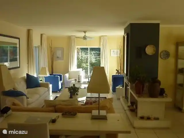 villa en Portugal, Viseu, Casfreires – Villa Casa Renata la sala de estar muy espaciosa con cómodos sofás / sillones