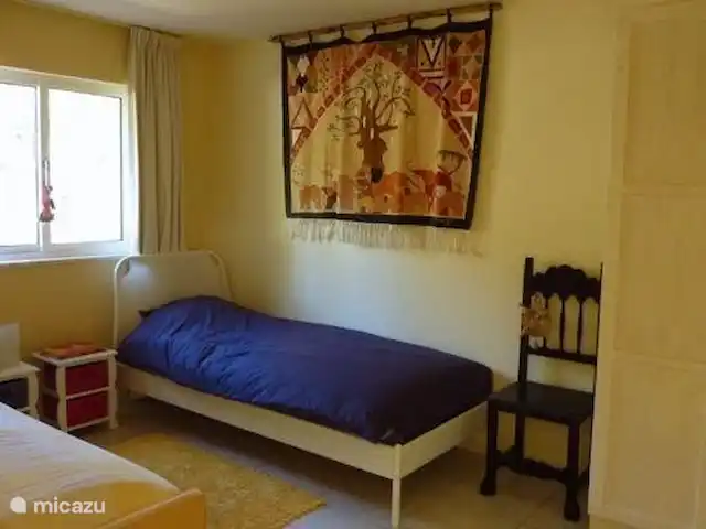 villa en Portugal, Viseu, Casfreires – Villa Casa Renata El dormitorio pequeño, pero lo suficientemente espacioso y acogedor.