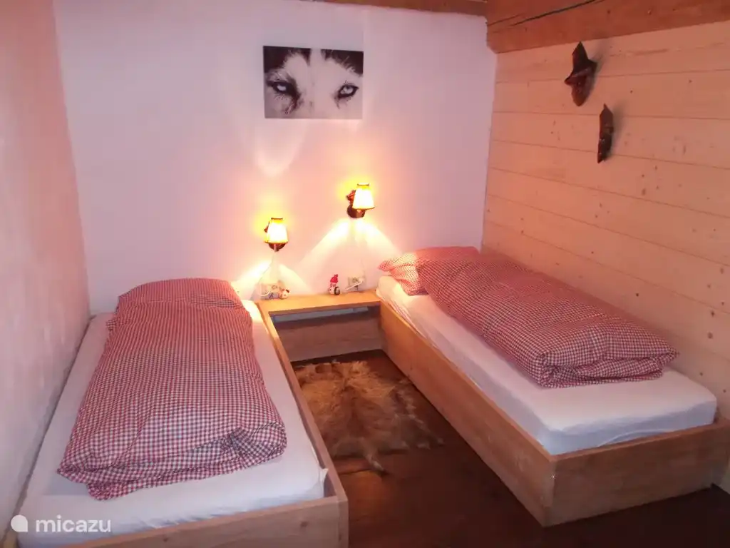 2x lits simples dans la chambre familiale