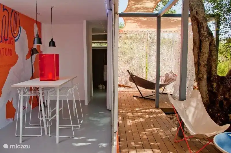 Conteneur vivant à l'intérieur et à l'extérieur