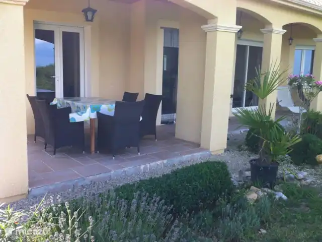 Le Repo en Francia, Dordoña, Cazals  - villa La terraza