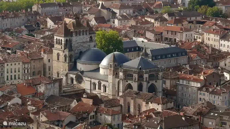 Die wunderschöne Stadt Cahors am Lot ist auf jeden Fall einen Besuch wert