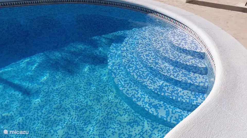 Piscina totalmente reformada (noviembre 2022). Más fotos nuevas seguirán en abril.