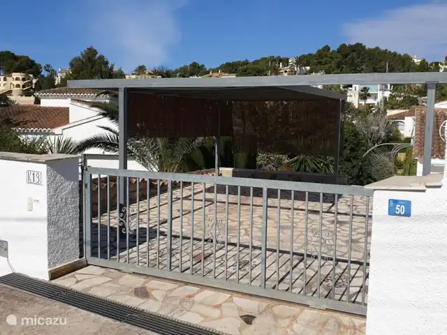 El viaje de la MARIPOSA, San Jaime huren in Spanje, Costa Blanca, Moraira - villa Ruim overdekte carport met schaduwplek voor uw auto