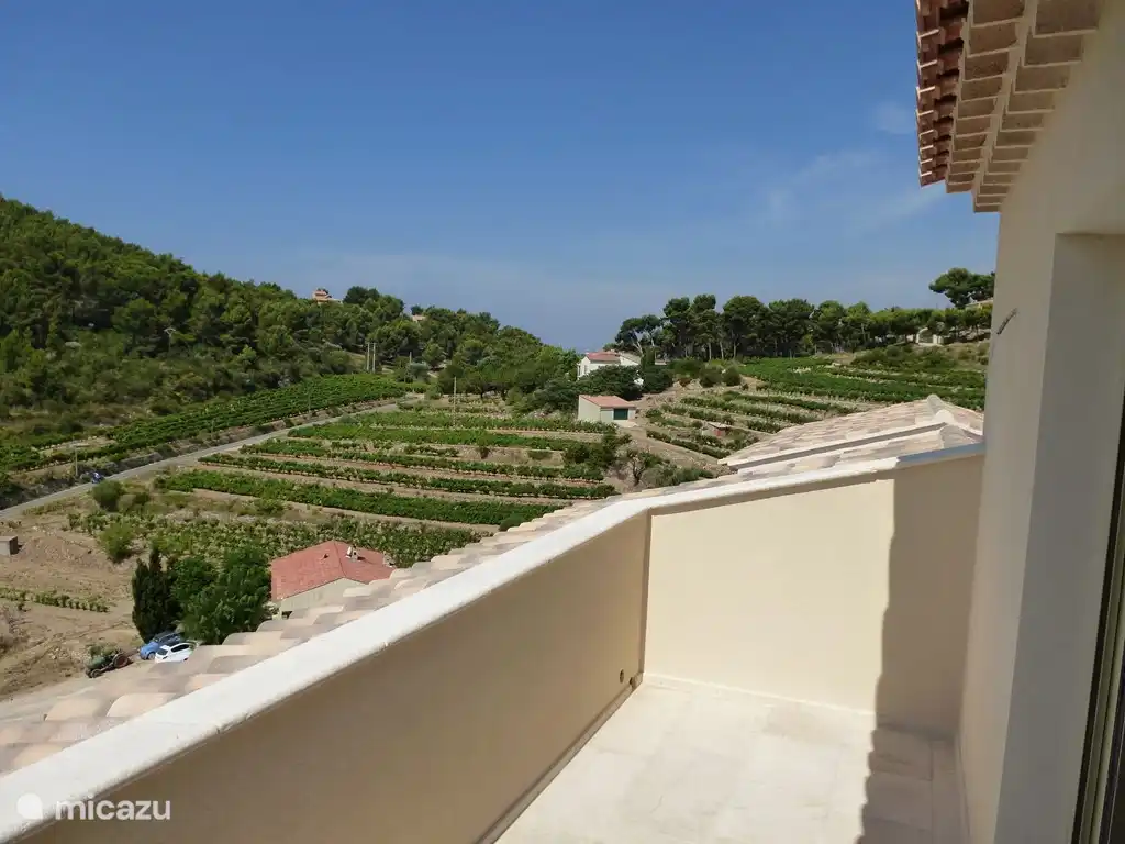 Blick vom Balkon auf Schlafzimmer 3.