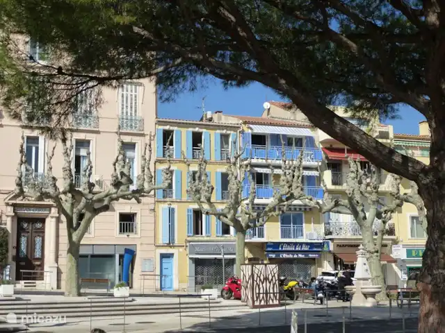Spacieuse, très spacieuse villa Lou Paradou | France, Côte d'Azur, Bandol - villa Le long du boulevard à Bandol se trouvent encore les maisons françaises classiques.
