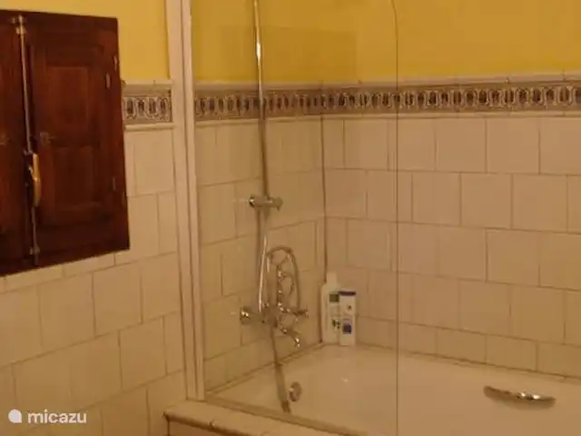 Finca Los Almendros | Espagne, Costa Blanca, Relleu - finca avec douche pluie