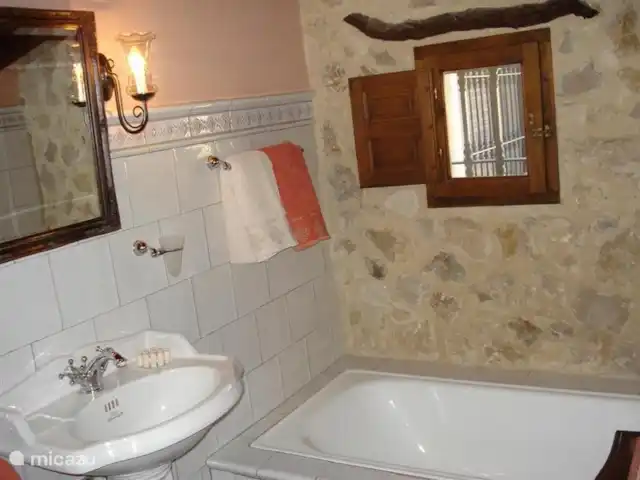 Finca Los Almendros | Espagne, Costa Blanca, Relleu - finca Salle de bain 2, à l'étage