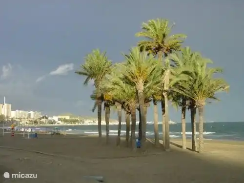 Der Sandstrand Vilajoyosa, sehr geeignet für Kinder, da ist es ziemlich weit ins Meer ist flach