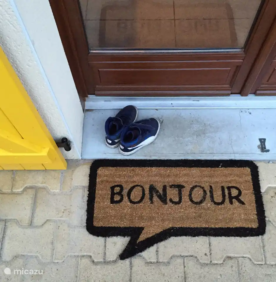 Schöner ruhiger Garten mit freiem Blick.