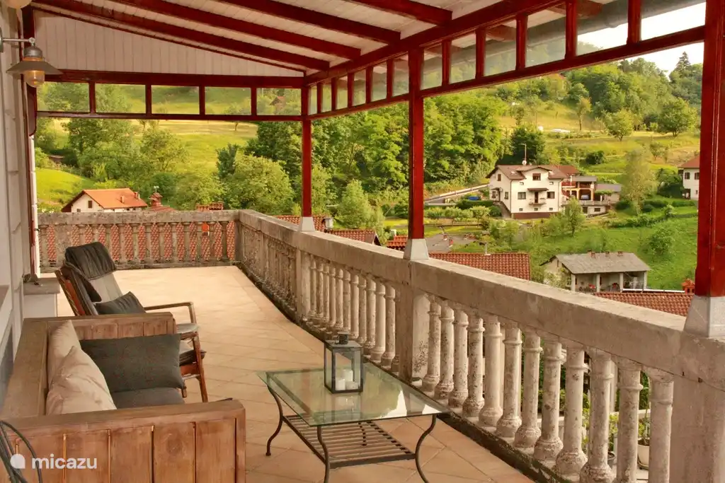 Overdekt deel van het terras