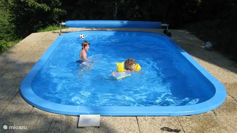 piscine avec jet stream
