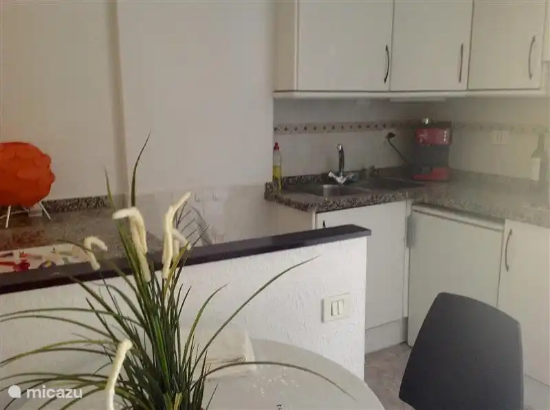 Küche und Esszimmer.