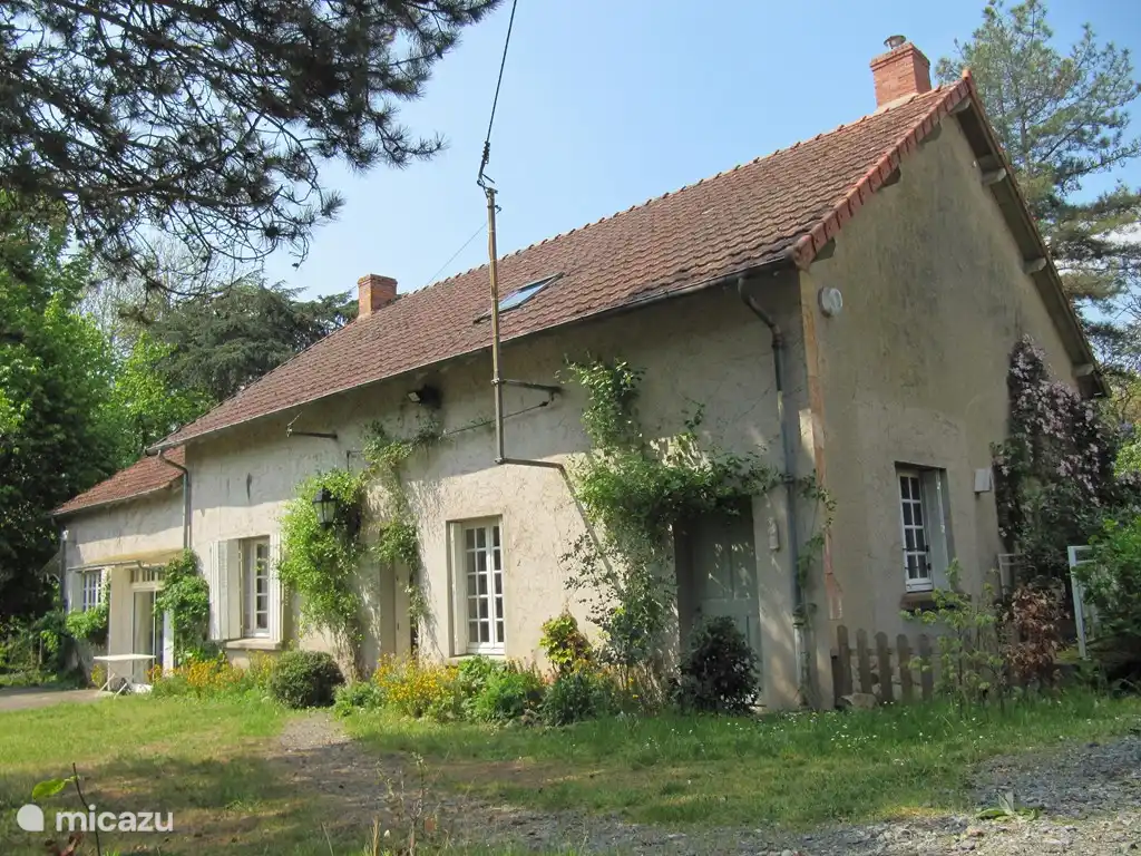 as soon as you enter the garden you will feel the tranquility of nature around you, only the sound of birds, a donkey nearby and the village bells remind you of the time that does not stand still...