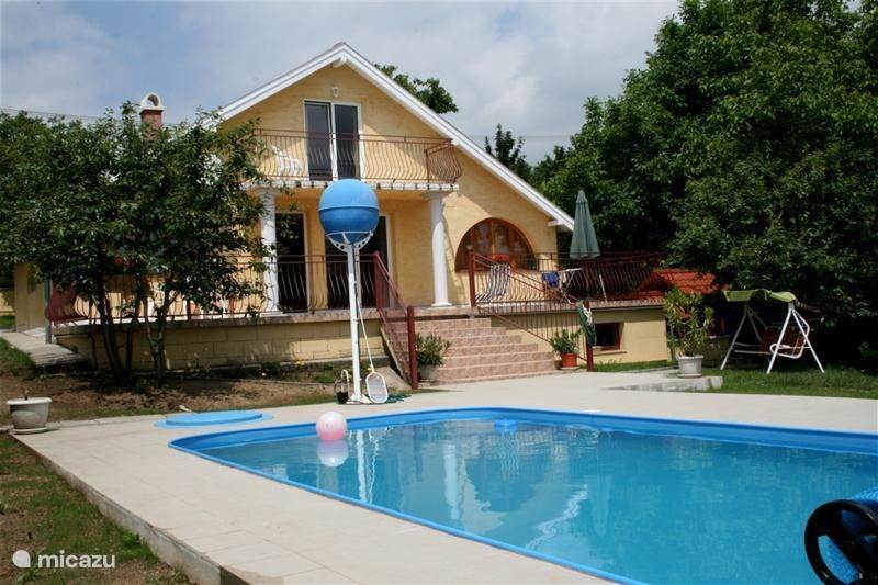 Rent Solar house with swimming pool in Sukoró, Lake ...