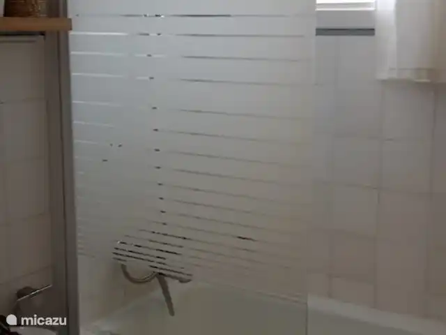 Svabensverk en Suecia, Dalarna, Enviken - casa vacacional Baño con bañera y ducha