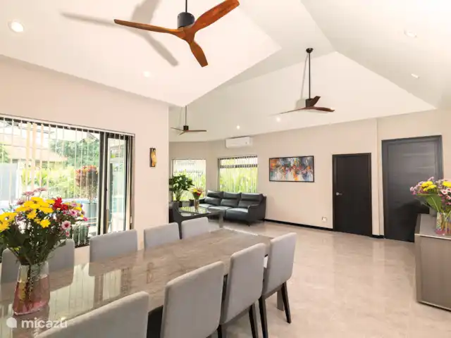 Villa Pattaya Hill met prive zwembad huren in Thailand, Oostelijke Golfkust, Pattaya - villa Woonkamer