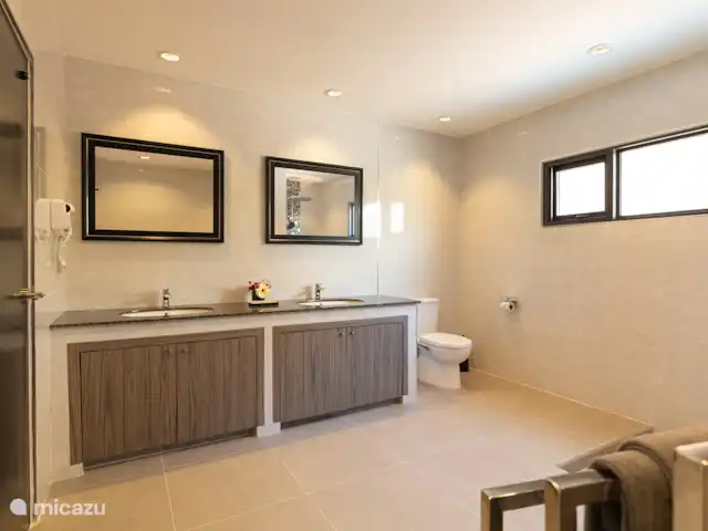 Villa Pattaya Hill met prive zwembad huren in Thailand, Oostelijke Golfkust, Pattaya - villa Badkamer