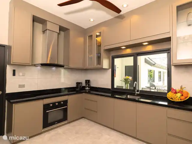 Villa Pattaya Hill met prive zwembad huren in Thailand, Oostelijke Golfkust, Pattaya - villa Keuken