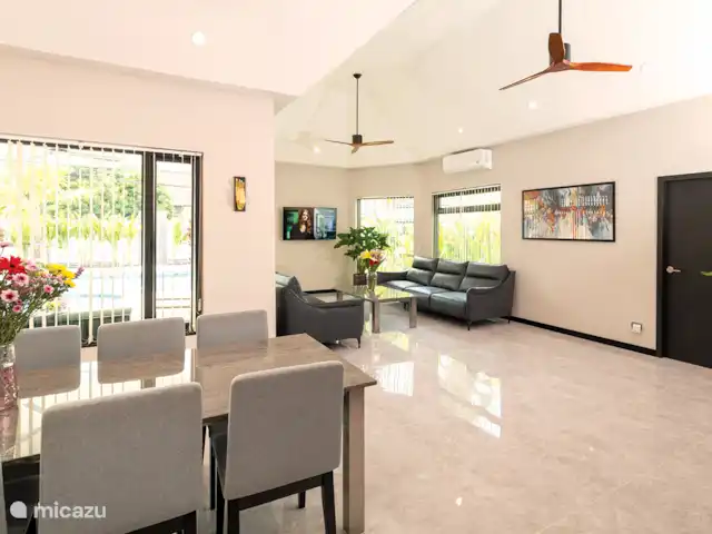 Villa Pattaya Hill met prive zwembad huren in Thailand, Oostelijke Golfkust, Pattaya - villa Woonkamer