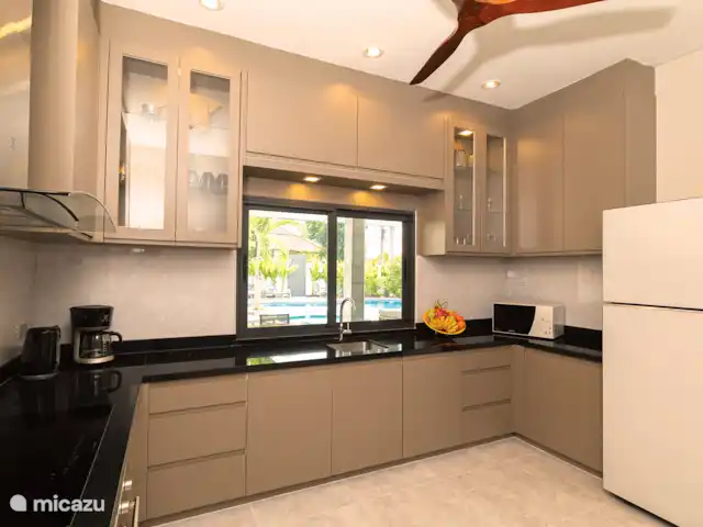 Villa Pattaya Hill met prive zwembad huren in Thailand, Oostelijke Golfkust, Pattaya - villa Keuken