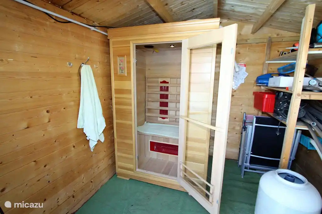 elektrische Sauna im Garten