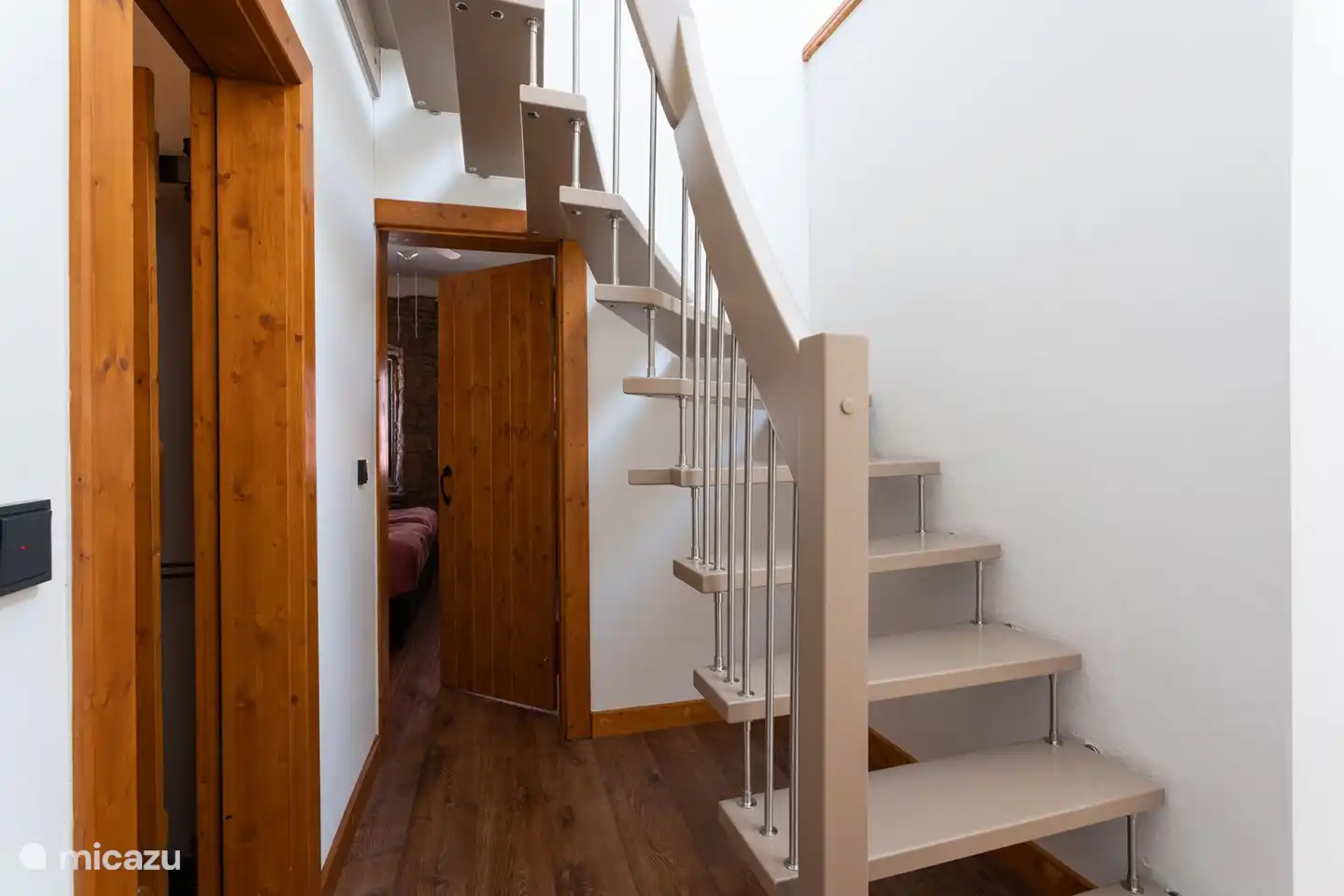 Escaleras al segundo piso