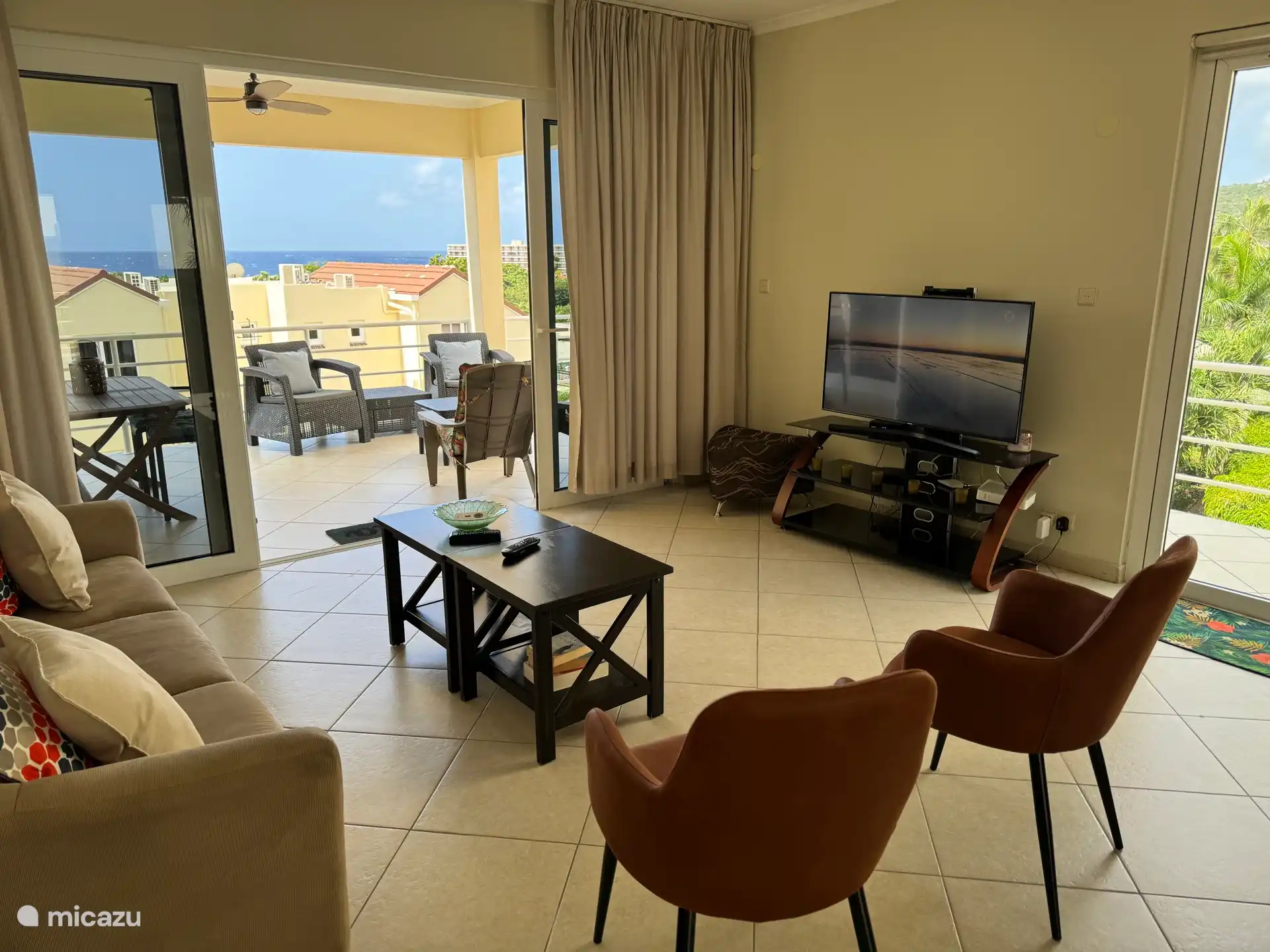 Wohnzimmer Spiegelbild Wohnung