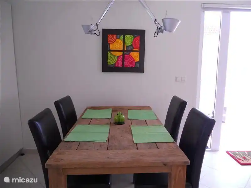 Esstisch mit 4 Stühlen