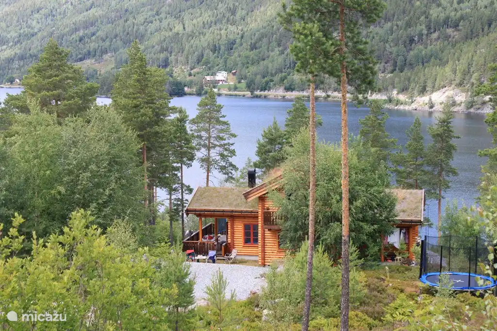 Magnifiquement situé, avec beaucoup de paix et d'intimité, récemment avec un trampoline