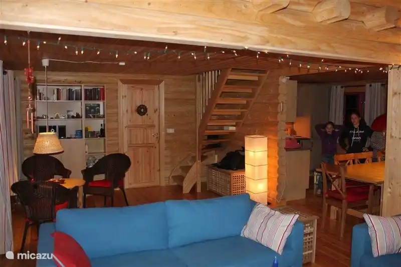 Séjour, aux moments plus calmes, avec coin lecture séparé, salle de jeux