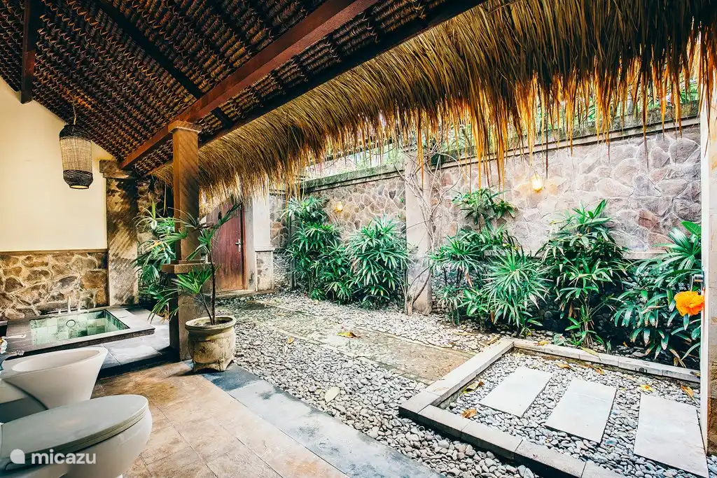 Outside bathroom of the veranda bedroom