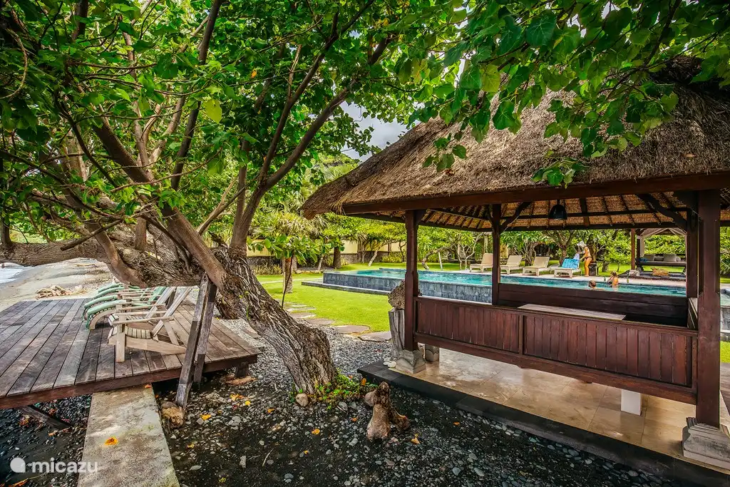 Beach gazebo delicious place for breakfast, lunch and dinner