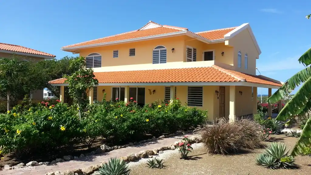 Bob Villa angesehen aus dem Garten