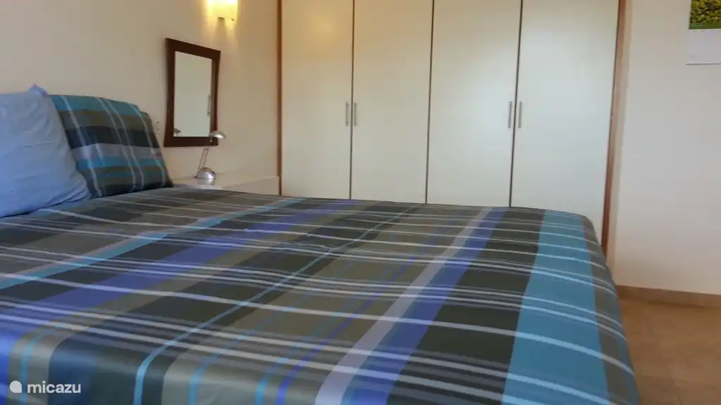 Kingsize-Bett im Master Schlafzimmer