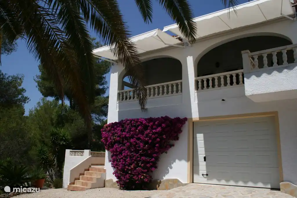 Blick auf die obere Terrasse.