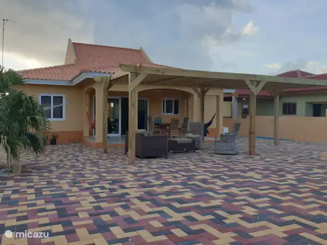 Villa Korsow | Curaçao, Banda Abou (ouest), Big Mountain - villa zone arrière de la maison
