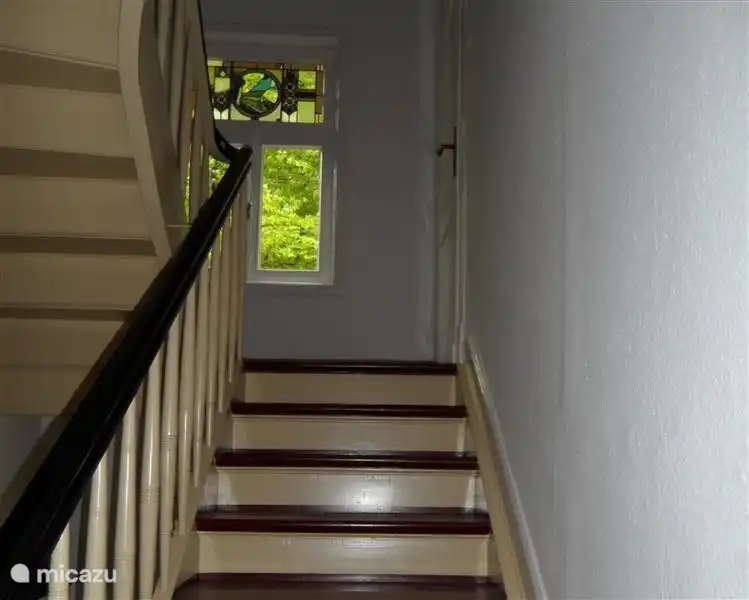 Se han conservado detalles aut&#233;nticos como vidrieras.