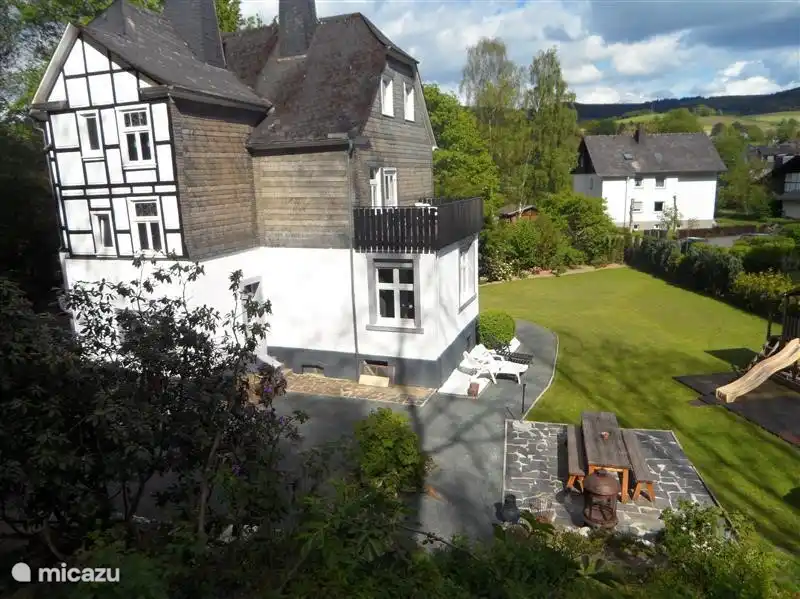 Foto tomada desde la monta&#241;a detr&#225;s de la casa.