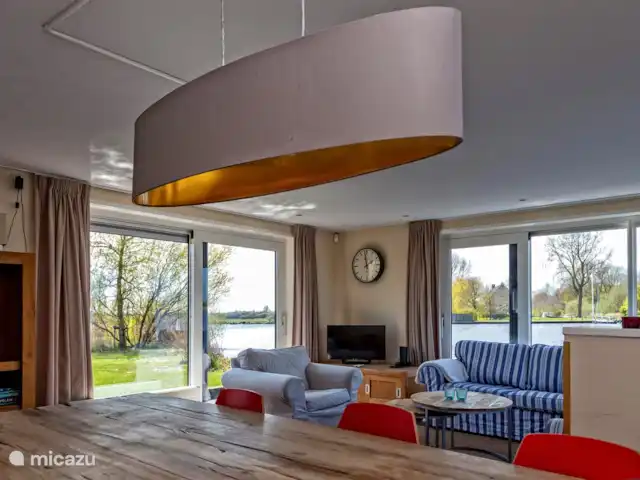 Péniche de luxe 'Sweltsje' | Pays-Bas, Frise, Eernewoude - camping-car / yacht / péniche Coin repas/salon