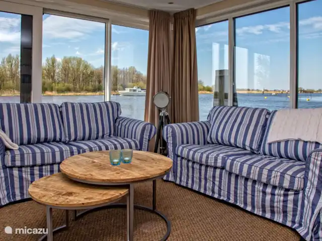 Péniche de luxe 'Sweltsje' | Pays-Bas, Frise, Eernewoude - camping-car / yacht / péniche le salon