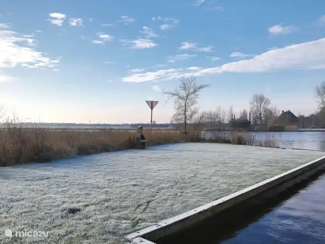 Péniche de luxe 'Sweltsje' | Pays-Bas, Frise, Eernewoude - camping-car / yacht / péniche Vue d'hiver