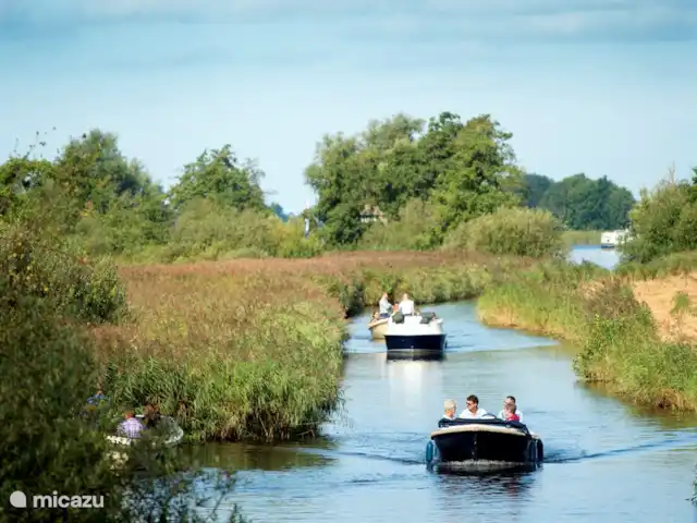 Péniche de luxe 'Sweltsje' | Pays-Bas, Frise, Eernewoude - camping-car / yacht / péniche Alde Feanen