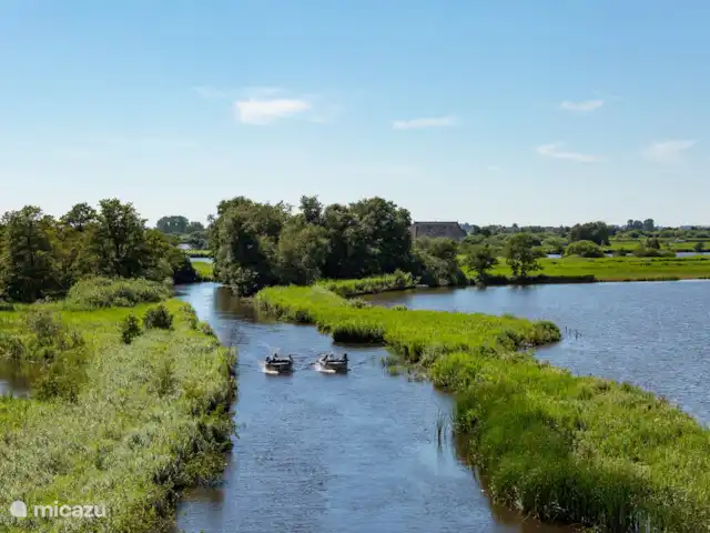 Péniche de luxe 'Sweltsje' | Pays-Bas, Frise, Eernewoude - camping-car / yacht / péniche Alde Feanen