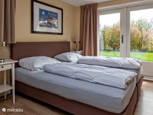 Péniche de luxe 'Sweltsje' | Pays-Bas, Frise, Eernewoude - camping-car / yacht / péniche Chambre à l'étage